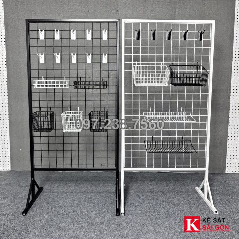 Ảnh thực tế khung lưới có chân đen và trắng