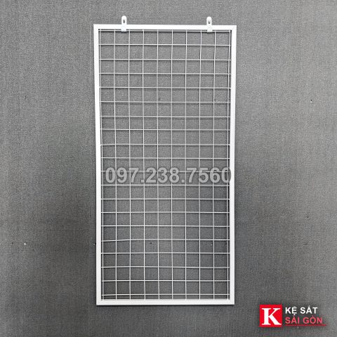 Ảnh thực tế khung lưới ô vuông màu trắng, khung hộp bao