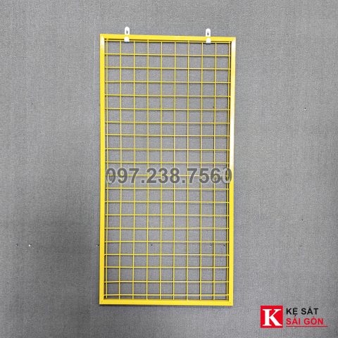 Ảnh thực tế khung lưới ô vuông màu vàng, khung hộp bao