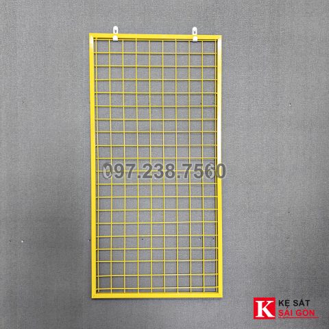 Ảnh thực tế khung lưới ô vuông màu vàng, khung hộp bao