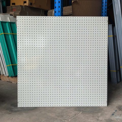Tấm tôn lỗ 100cm x 120cm - Dày 1.2 li