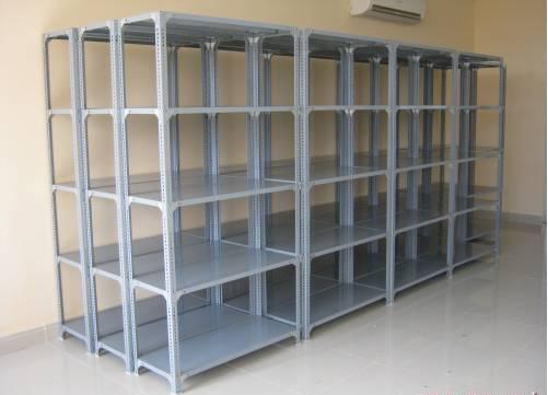 kệ để giày dép bằng v lỗ