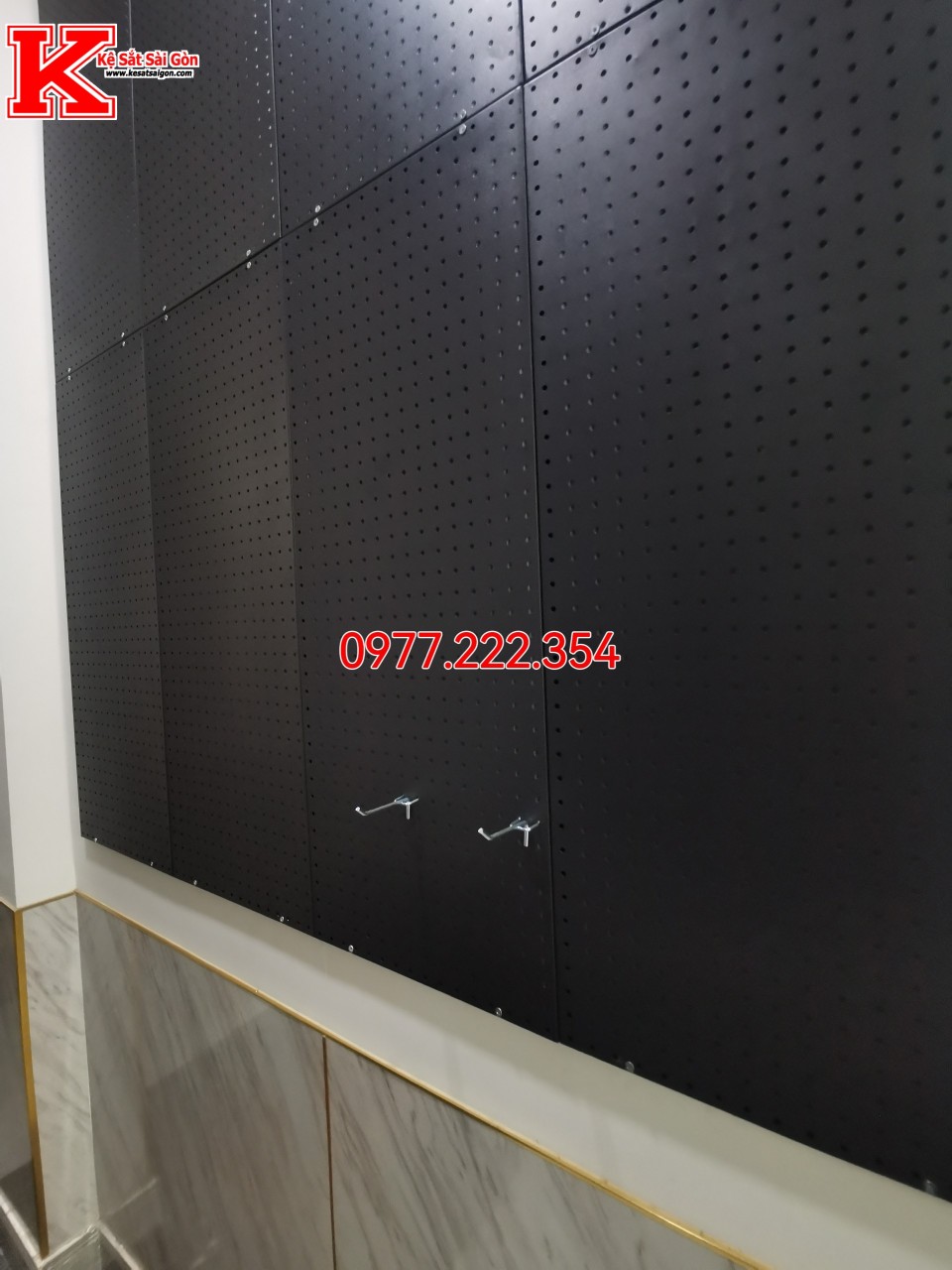 Tấm tôn đục lỗ treo phụ kiện - Dài 1.2m x 60cm