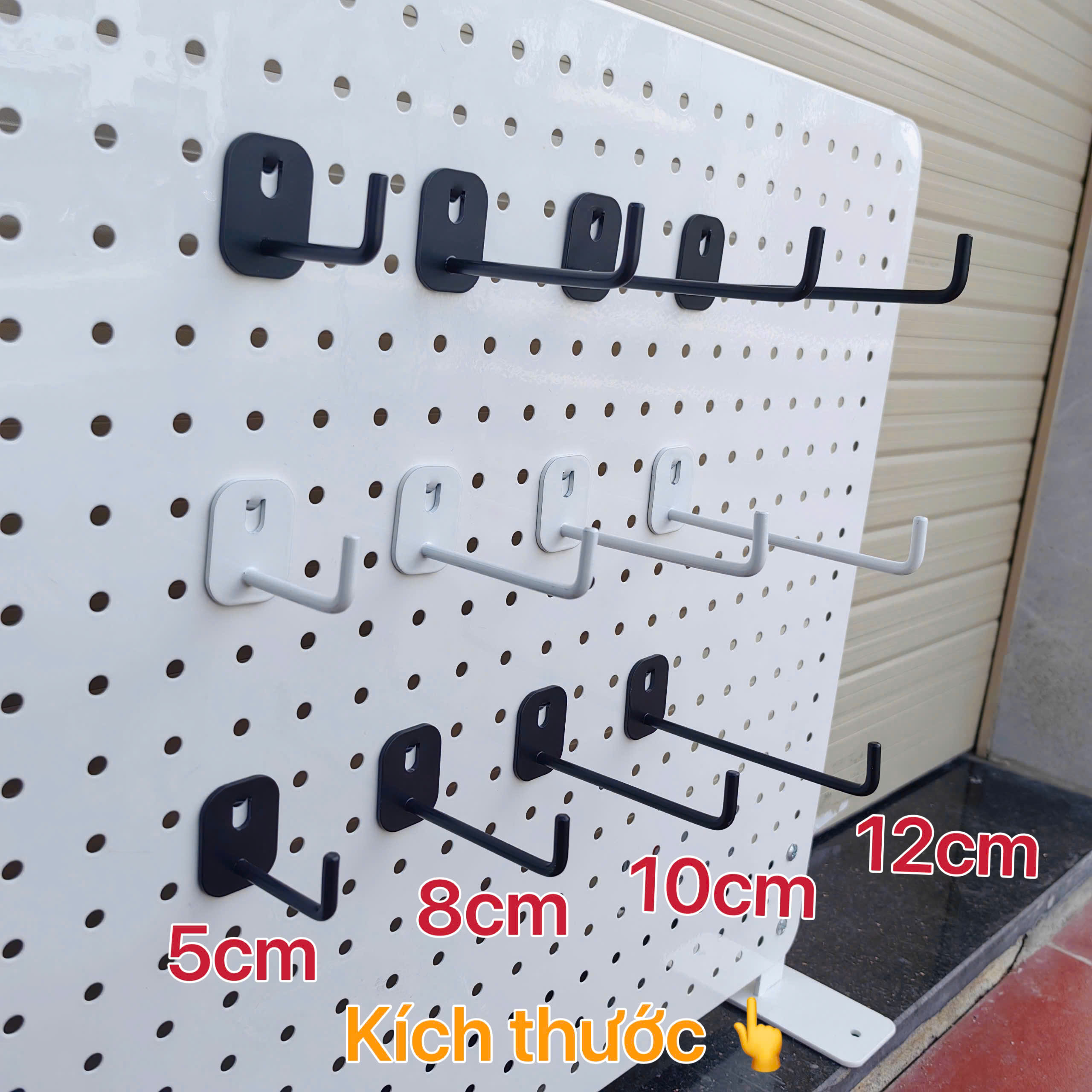 Móc 1 chấu gắn bảng Pegboard kim loại treo phụ kiện Decor
